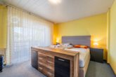 DG Schlafzimmer - Doppelhaushälfte mit Pool und Kaminofen in Ummern!