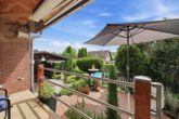 Blick von der Terrasse - Gepflegtes Einfamilienhaus mit Pool in sehr guter Lage!