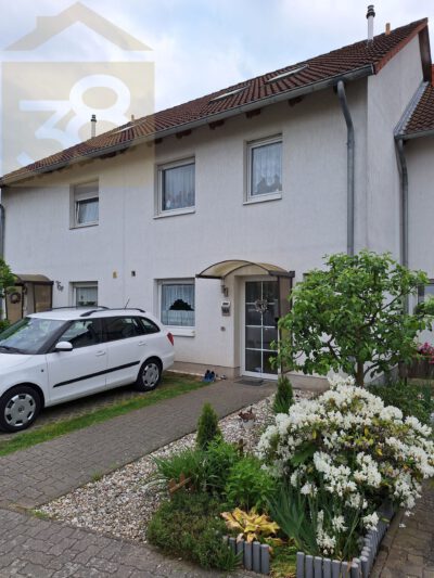 Familienfreundliches Reihenmittelhaus in ruhiger Lage – mit Carport, 39646 Oebisfelde, Reihenhaus
