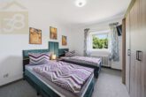 Schlafzimmer - Modernisiertes Zweifamilienhaus mit großem Garten, Sauna und Garagen! Meine Immobilie=Mein Partner!