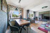 Wohn- & Essbereich - Modernisiertes Zweifamilienhaus mit großem Garten, Sauna und Garagen! Meine Immobilie=Mein Partner!