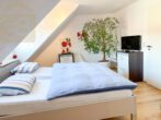 Schlafzimmer OG - Charmante Doppelhaushälfte mit Kamin, Terrasse und Garten in Vorsfelde!