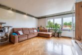 Wohnzimmer (2) - 4-Zimmer-Wohnung mit neuwertiger Küche, Garage & Balkon in Wolfsburg! Meine Wohnung = Mein Partner!