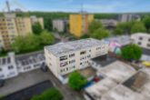 Hausansicht (3) - 4-Zimmer-Wohnung mit neuwertiger Küche, Garage & Balkon in Wolfsburg! Meine Wohnung = Mein Partner!