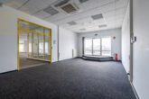 Eingangsbereich mit Zugang zur Dachterrasse - Zentrums-, Bahnhof und VW-Nahe Büroflächen zu vermieten! Meine Immobilie = Mein Partner!