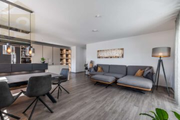 Neuwertige 4 Zimmerwohnung mit Balkon und Fahrstuhl im Kleekamp – Meine Immobilie=Mein Partner!, 38442 Wolfsburg, Etagenwohnung