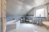 DG Badezimmer - Modernes Einfamilienhaus mit Sauna, Kaminofen und Garten in Kästorf! Meine Immobilie=Mein Partner!