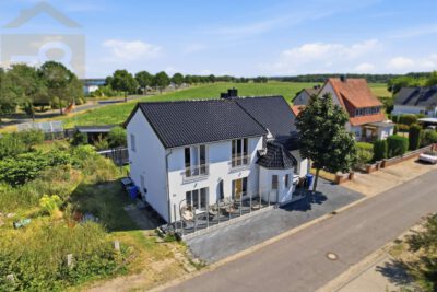 Attraktives Zweifamilienhaus mit 210 m² mit zusätzlicher Baufläche – Meine Immobilie = Mein Partner!, 38533 Vordorf, Zweifamilienhaus