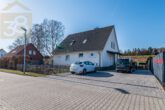 Hausansicht Einfahrt - Neuwertiges Einfamilienhaus mit Terrasse am Bernsteinsee in Stüde! Mein Haus = Mein Partner!