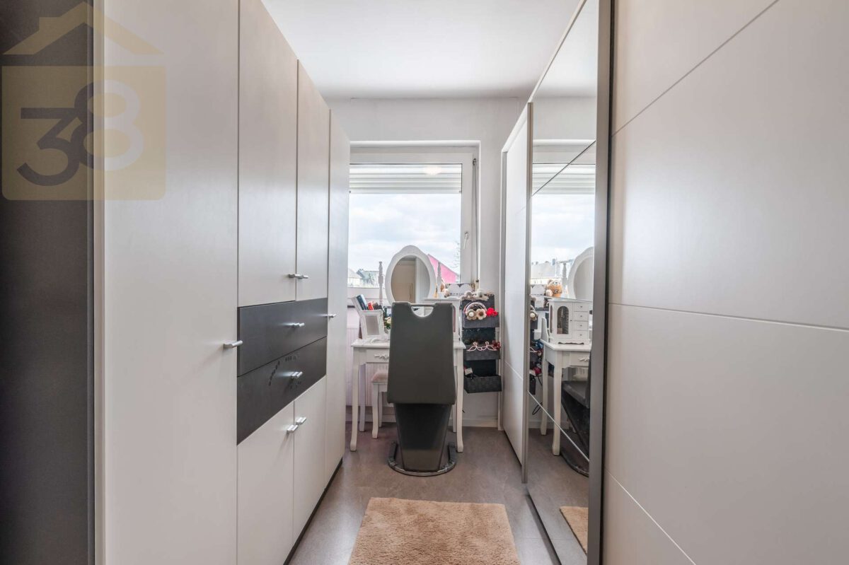Ankleidezimmer OG