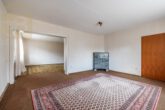 Wohnzimmer EG - Einfamilienhaus mit Einliegeroption und großem Potenzial im historischen Ortskern von Hehlingen